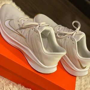 Nike Quest 3 - Womens